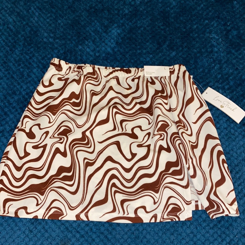 brown and white skirt